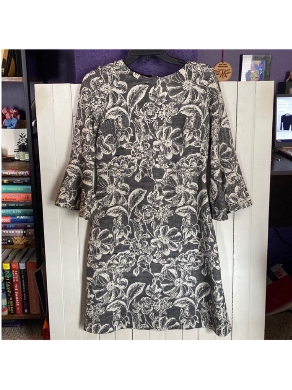 Tommy Hilfiger Bell Sleeve Shift Dress Black White Floral Size 4
